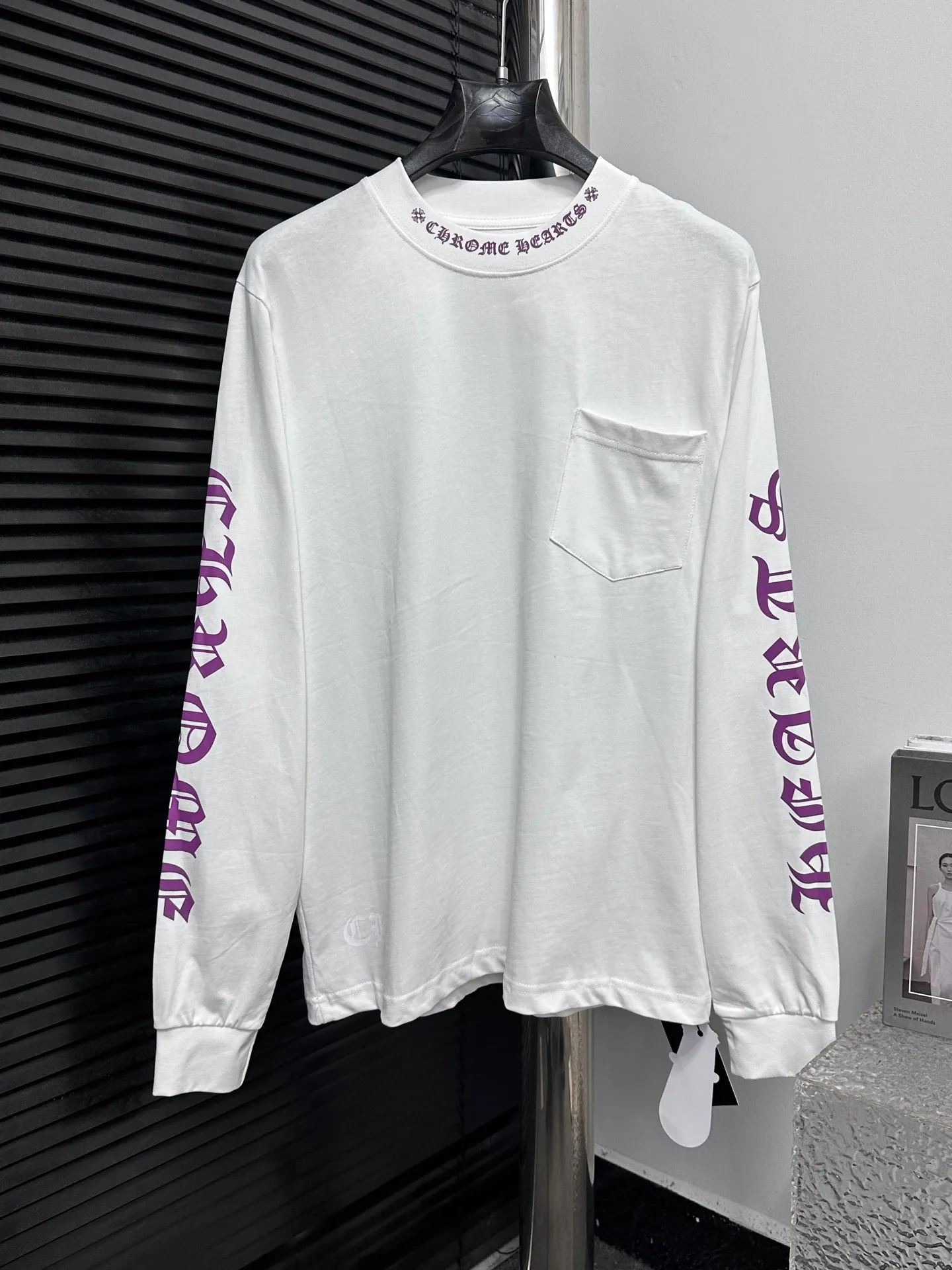 🅿️230 [Come Hearts] Crow Heart Graffiti Letters Limited Sanskrit Printed Long Sleeves, High Weight Threads on Collar and Cuffs, Custom Weaved and Dyed 280g Double Yarn Pure Cotton Fabric, Washed Anti-Counterfeiting Tags and other auxiliary labels are all correct versions, super conspicuous, super pretty, super stylish, same style for men and women! The overall upper body highlights fashion and individuality, and when worn together by a couple, it is a recommended T-shirt by the Street Ace!! Same style for men and women Size: XS-L